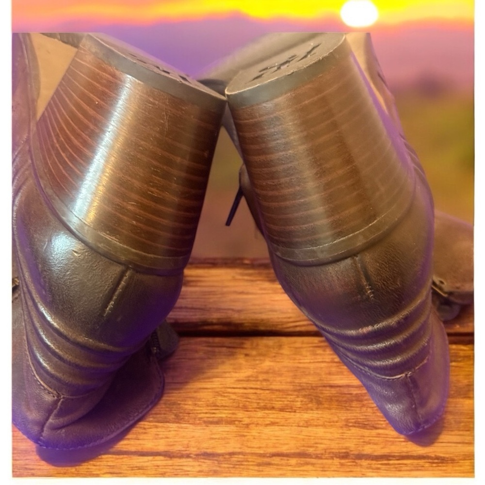 Paul Greene women, 🔥Pristine🔥 Diandra ankle boots. Originally $218 sz 7.5 - Picture 9 of 10